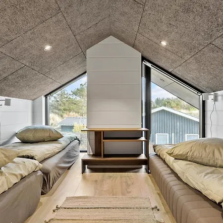 4 Bedroom Pet Friendly In *