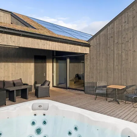 4 Bedroom Pet Friendly In Holiday home