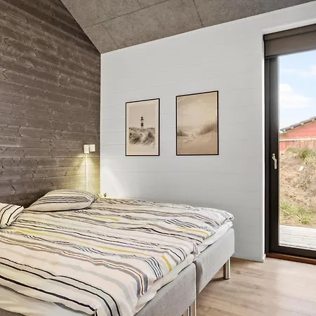 בית נופש 4 Bedroom Pet Friendly In