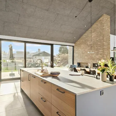 Dom wakacyjny 4 Bedroom Pet Friendly In *