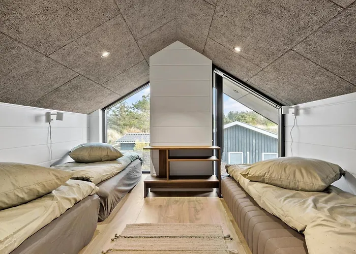 4 Bedroom Pet Friendly In *