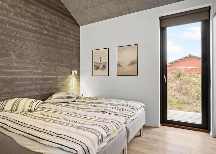 Feriehus 4 Bedroom Pet Friendly In